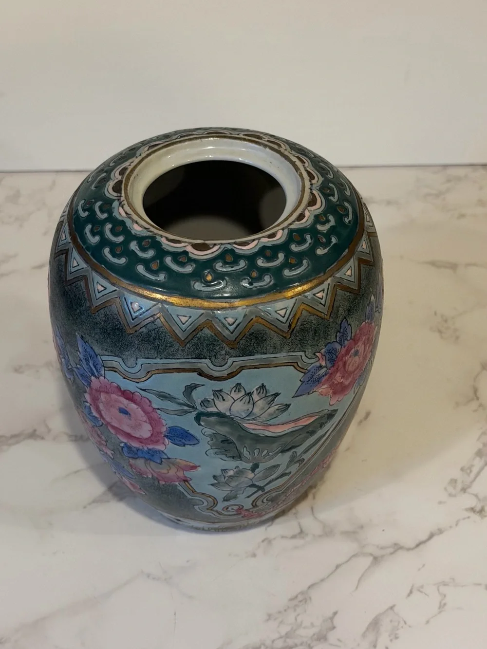 Vintage Chinoiserie Hand Painted Porcelain Ginger Jar Vase Floral Lotus 6.5”